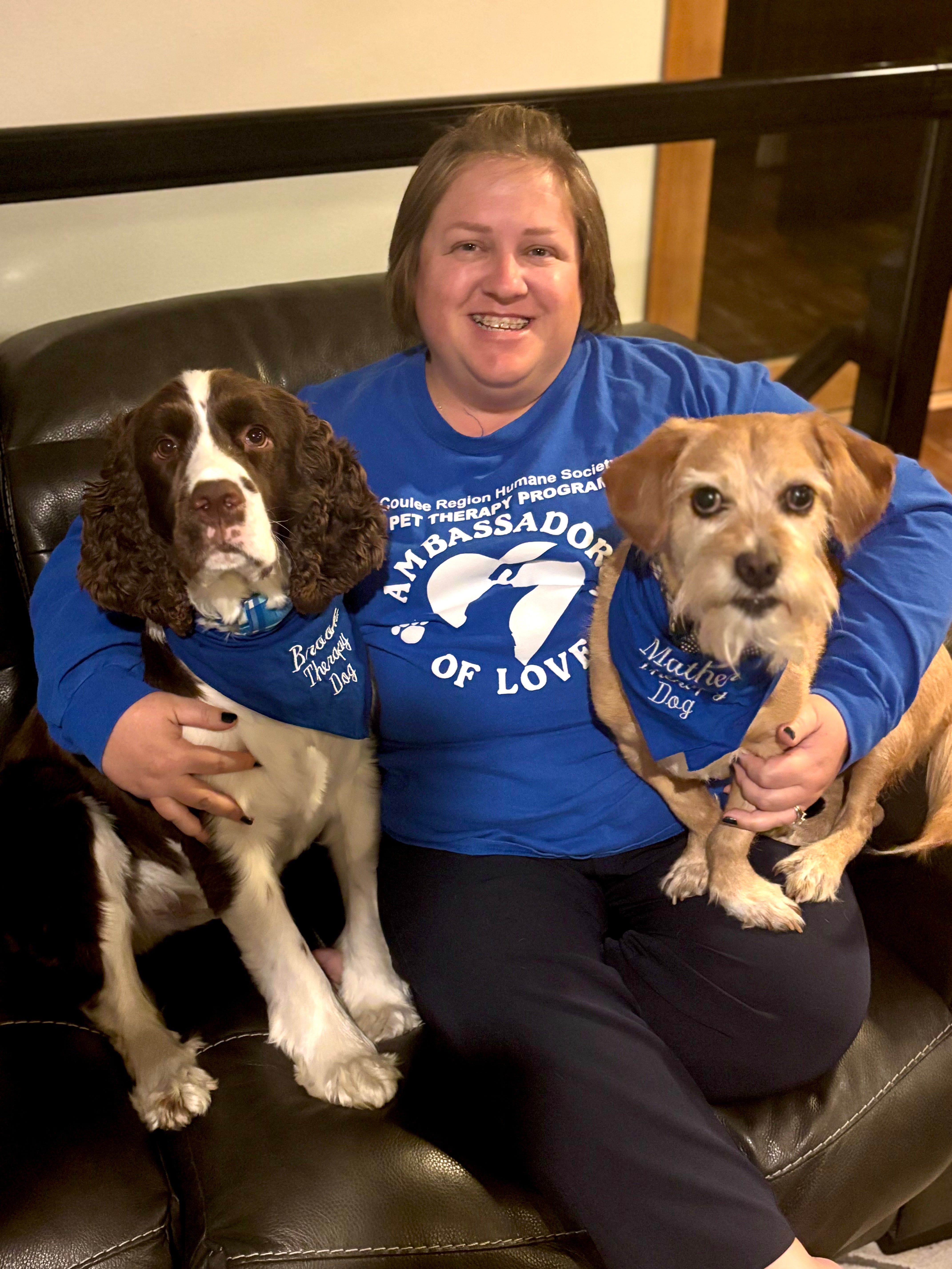 Jami with her pet therapy dogs